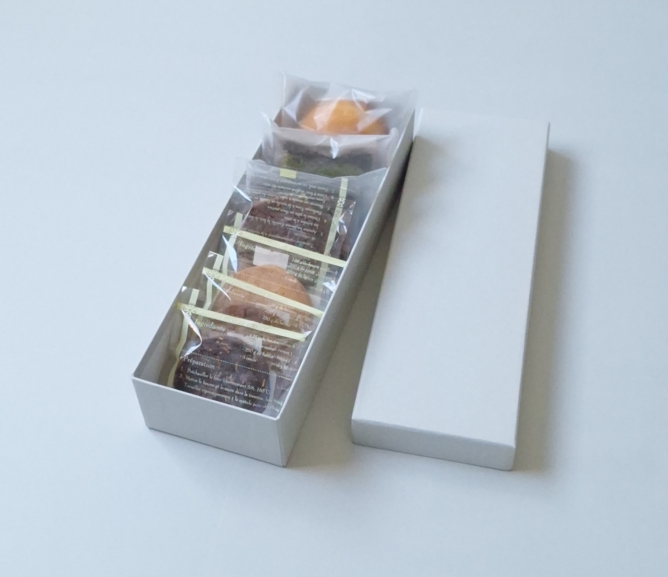 既製品 | オリジナルパッケージの制作（フルオーダー貼箱）を小